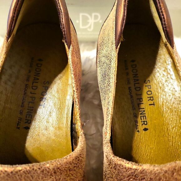 Brand new in original box sport Donald j pliner made in the mtns of Italy. - Picture 2 of 7